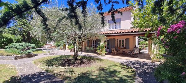 MAISON de charme, 5 chambres, située à 2 pas du centre ville