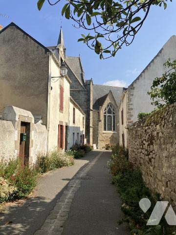 Maison ancienne entièrement rénovée - cœur de Bourg
