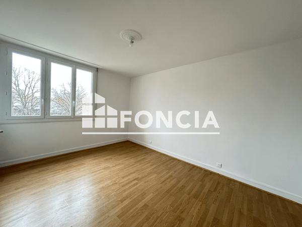 Location Appartement 3 pièces 66.86 m² - 1 RUE AUGUSTE ROUX Rochefort 17300