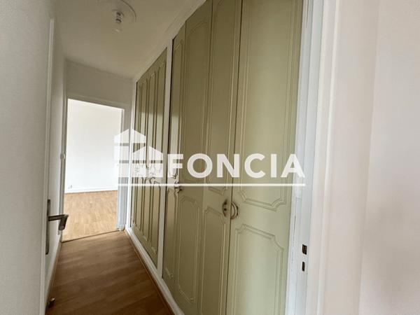 Location Appartement 3 pièces 66.86 m² - 1 RUE AUGUSTE ROUX Rochefort 17300