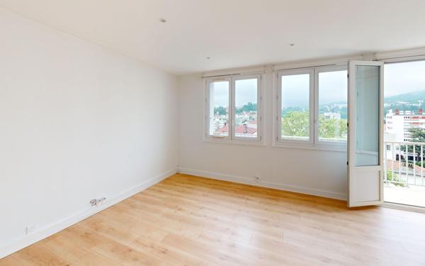 Appartement à vendre    3 pièces • 63,67 m2 Saint-Étienne
