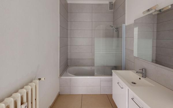 Appartement à vendre    3 pièces • 63,67 m2 Saint-Étienne