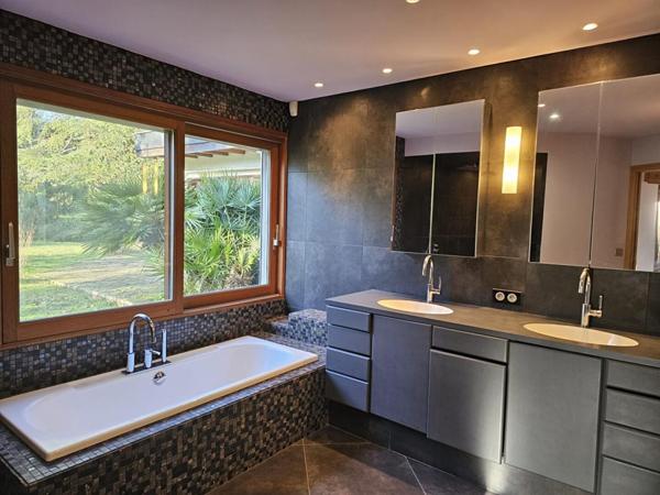 Villa D'architecte OPPORTUNITÉ EXCEPTIONNELLE - NOUVEAU PRIX