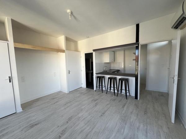 REF 12374 - 11 RUE DE VALENCIENNES - F1 AU 1ER ETAGE