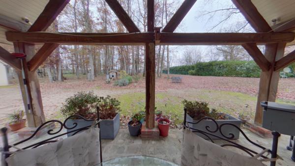 Houdan (78550) Maison familiale 4 chambres, double garages et son parc