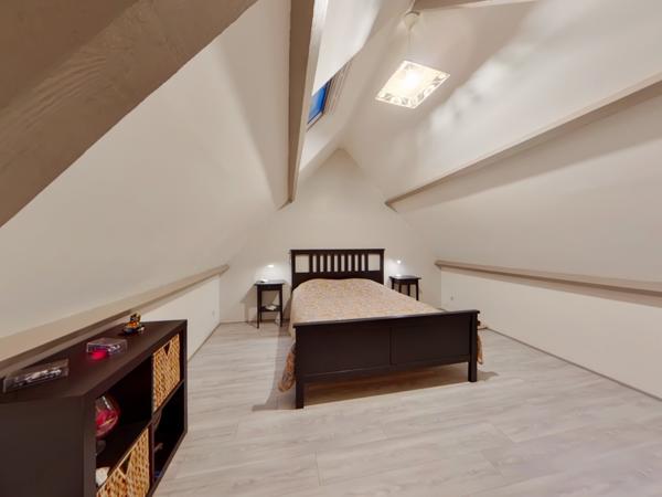 Houdan (78550) Maison familiale 4 chambres, double garages et son parc