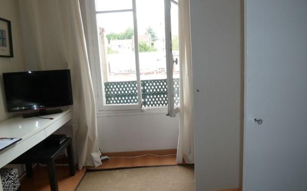 Appartement à louer    1 pièce • 17,60 m2 Issy-les-Moulineaux