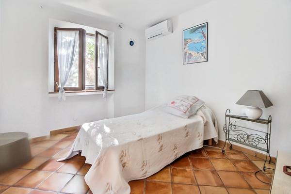 Carqueiranne, beaucoup de chambre pour cette maison proche centre et port !