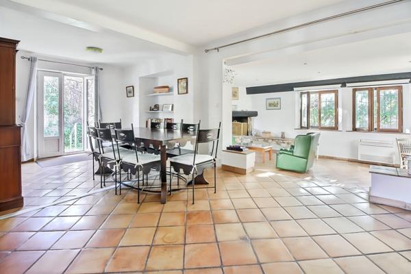 Carqueiranne, beaucoup de chambre pour cette maison proche centre et port !