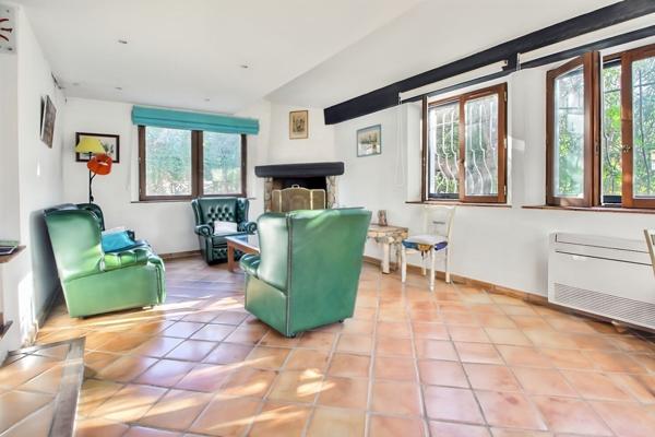 Carqueiranne, beaucoup de chambre pour cette maison proche centre et port !