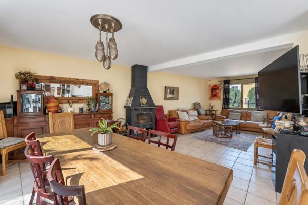Maison
         6 pièces
        - 131 m² Exclusivité 495 000 €*