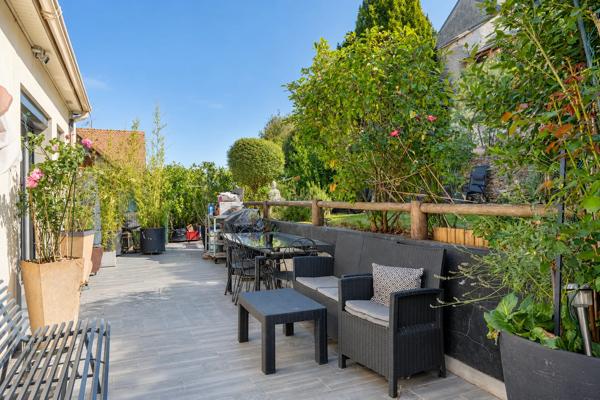 Maison
         6 pièces
        - 131 m² Exclusivité 495 000 €*