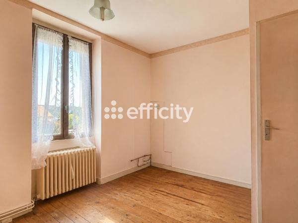 Maison
         5 pièces
        - 100 m² 116 000 € *