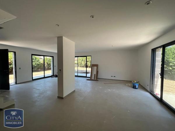 Maison à louer 4 pièces 107.68m² Bourg-en-Bresse (01000)