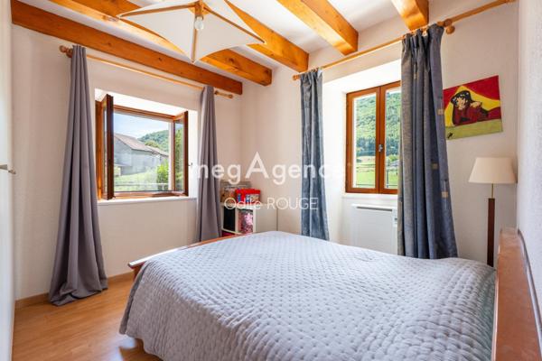 Maison à CORBONOD, 01420 - 7 pièces 215m²