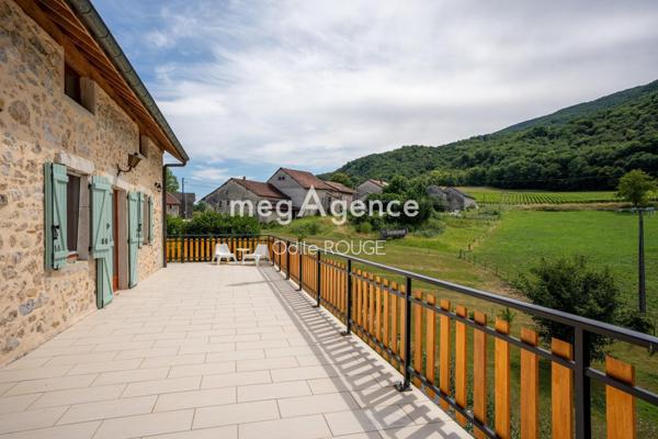 Maison à CORBONOD, 01420 - 7 pièces 215m²