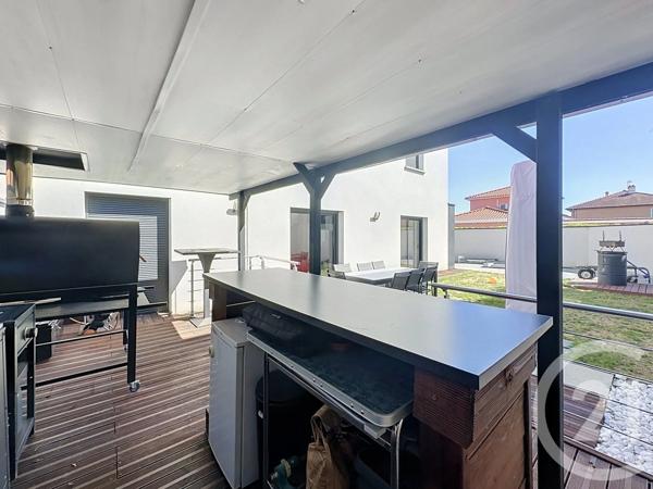 Maison à vendre  5 pièces - 120 m 2   CORBAS  - 69