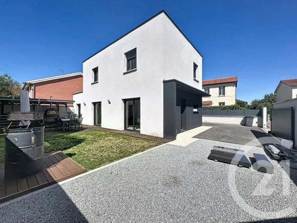 Maison à vendre  5 pièces - 120 m 2   CORBAS  - 69