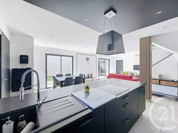 Maison à vendre  5 pièces - 120 m 2   CORBAS  - 69