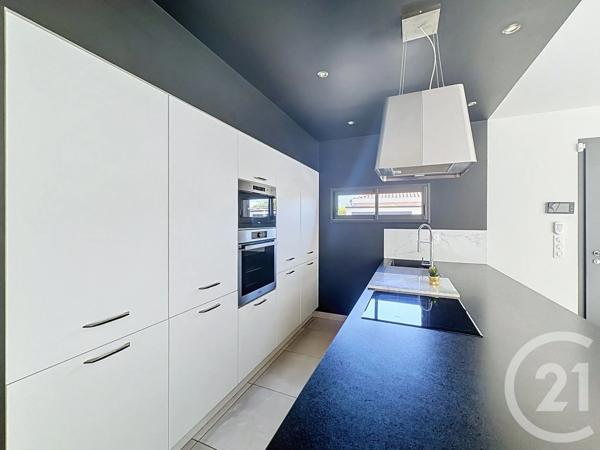 Maison à vendre  5 pièces - 120 m 2   CORBAS  - 69