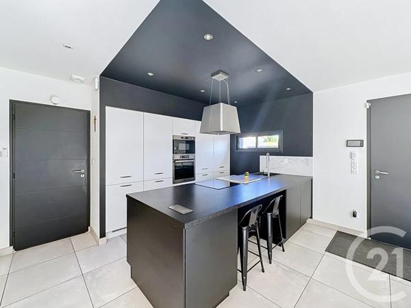 Maison à vendre  5 pièces - 120 m 2   CORBAS  - 69