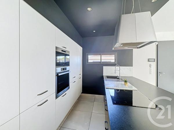 Maison à vendre  5 pièces - 120 m 2   CORBAS  - 69