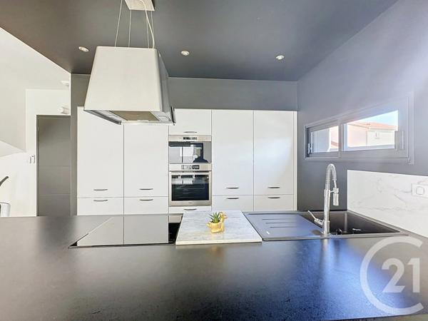 Maison à vendre  5 pièces - 120 m 2   CORBAS  - 69