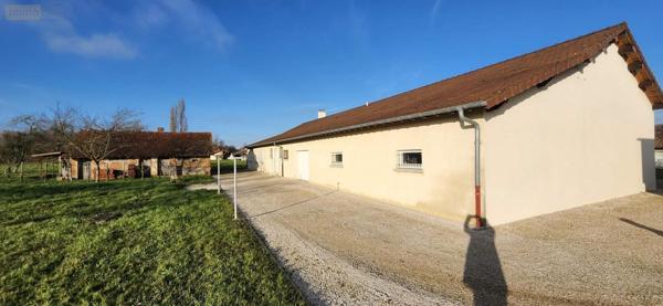 Maison à vendre à La Chapelle-Thècle en Saône-et-Loire (71470), ref : YM246