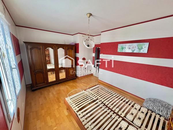 PAVILLON 3 CHAMBRES + GARAGE A LA CRECHE