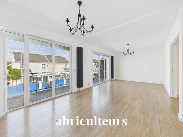 SOMPTUEUSE MAISON FAMILIALE EN VENTE A TREMBLAY EN FRANCE (93290)