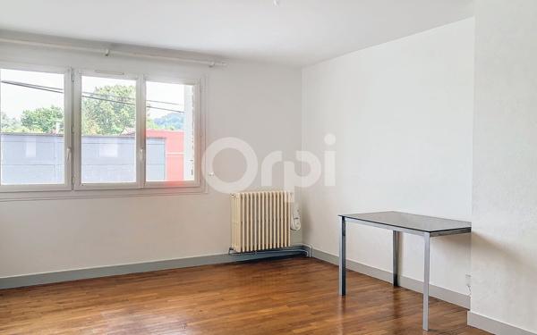 Appartement à louer    3 pièces •  Terrasson-Lavilledieu