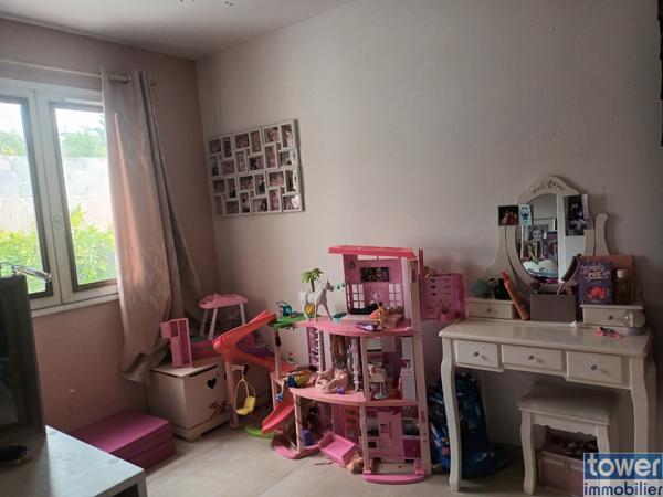 Villa 5 pièce(s) 4 chambre(s) 110 m²