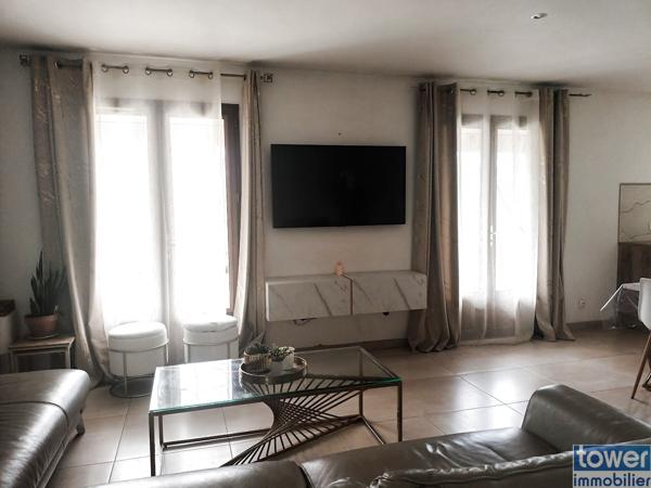 Villa
                                                                                                                                                                                                                                                                                                                        5 pièce(s)                                                                                                                                                                                                          4 chambre(s)                                                                                                                                                                                                          110  m²