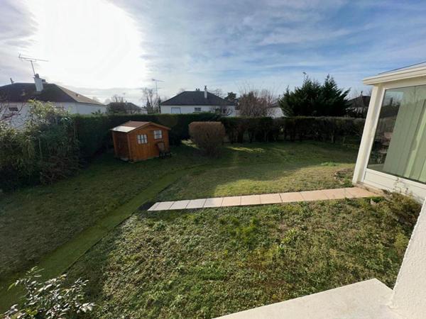 VILLEMANDEUR, PAVILLON LUMINEUX 73 m2  + VERANDA 11 m2, PLEIN SUD, SOUS-SOL TOTAL, TERRAIN 602 m2