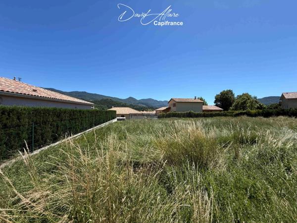 Terrain constructible à vendre de 655,00 m² TALLARD (05)