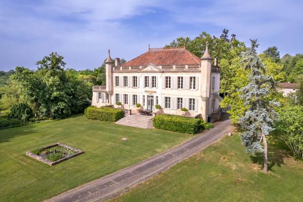 Vente Superbe Château à vendre près de Lectoure dans Le Gers 1hr 20 Toulouse