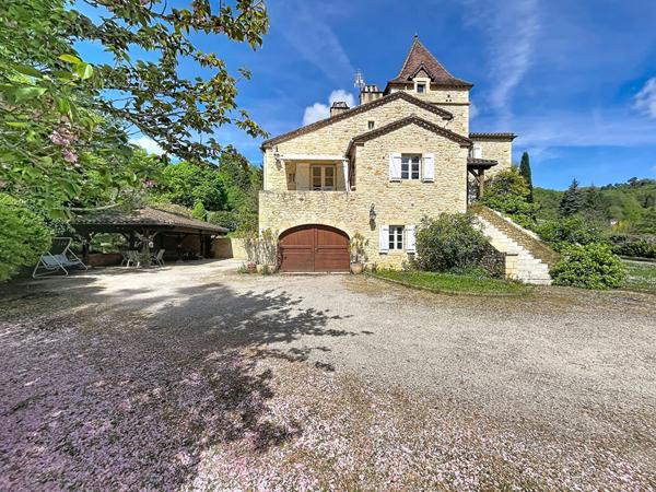 Propriété de caractère avec piscine et vue - Cadre privilégié
