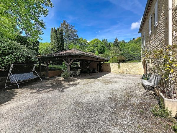 Propriété de caractère avec piscine et vue - Cadre privilégié