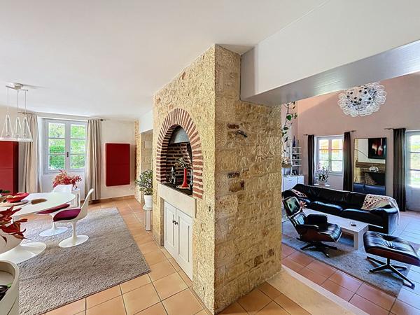 Propriété de caractère avec piscine et vue - Cadre privilégié