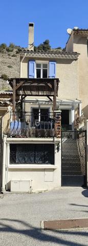 Maison de village 2 terrasses, 2 chambres.