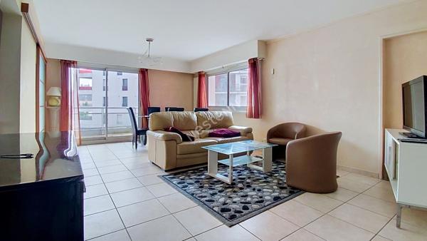 SAINT-HERBLAIN - AVENUE DE LA BOUVARDIÈRE / Appartement 100m² 4 pièces 3 chambres, balcon, parking extérieur et cave