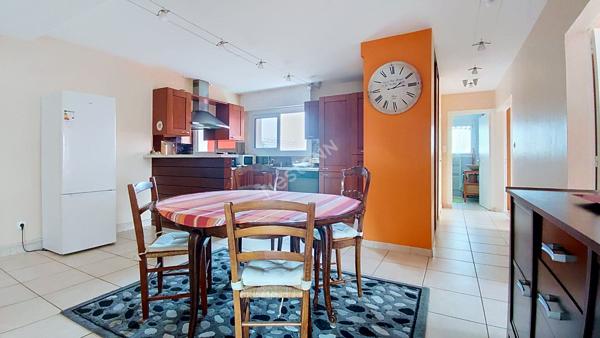 SAINT-HERBLAIN - AVENUE DE LA BOUVARDIÈRE / Appartement 100m² 4 pièces 3 chambres, balcon, parking extérieur et cave