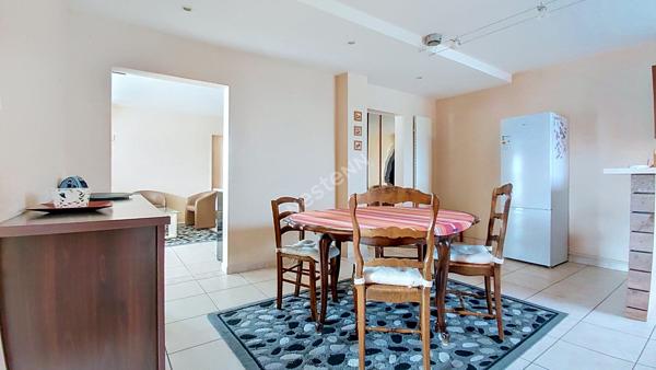 SAINT-HERBLAIN - AVENUE DE LA BOUVARDIÈRE / Appartement 100m² 4 pièces 3 chambres, balcon, parking extérieur et cave