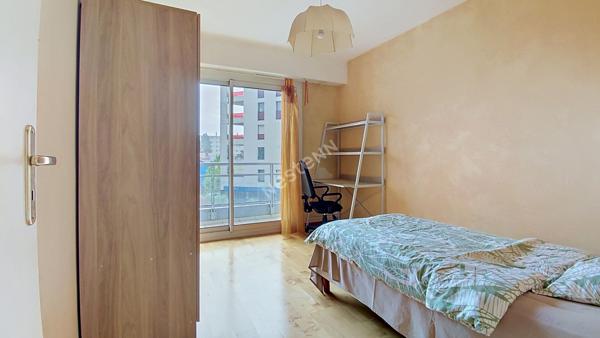 SAINT-HERBLAIN - AVENUE DE LA BOUVARDIÈRE / Appartement 100m² 4 pièces 3 chambres, balcon, parking extérieur et cave