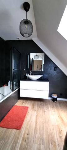 Le Verger (35160) Belle maison d'habitation de type 5 pièces