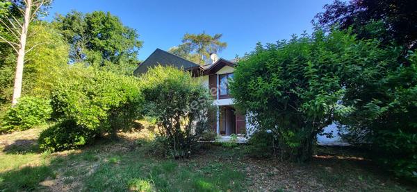 UNIQUE à 400m du Bourg d'Orvault : A LOUER maison 5 chambres au calme, en impasse privée et au coeur d'un parc arboré de 3600m².