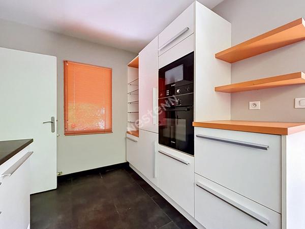 UNIQUE à 400m du Bourg d'Orvault : A LOUER maison 5 chambres au calme, en impasse privée et au coeur d'un parc arboré de 3600m².