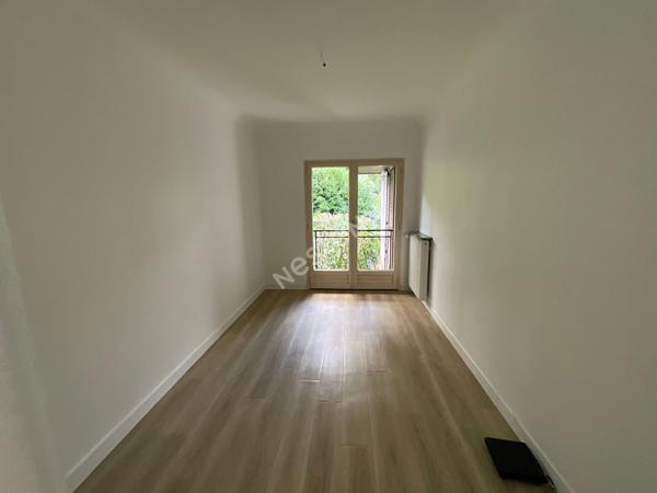 UNIQUE à 400m du Bourg d'Orvault : A LOUER maison 5 chambres au calme, en impasse privée et au coeur d'un parc arboré de 3600m².