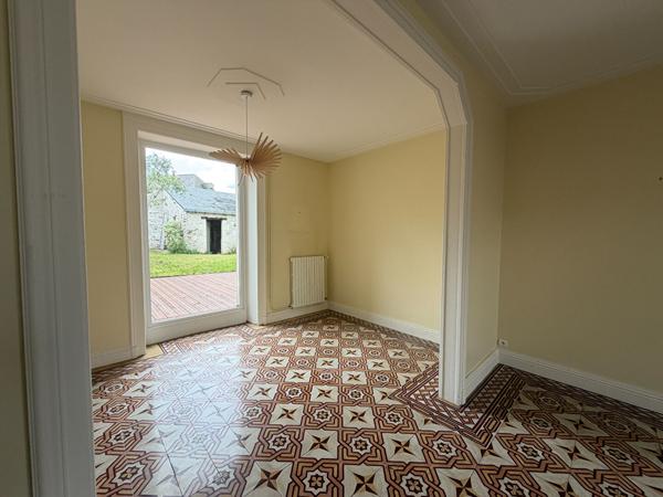 Maison familiale à louer 5 chambres Jardin et dépendances