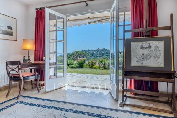 Villa provençale avec vue mer et village dans un domaine recherché à Mougins